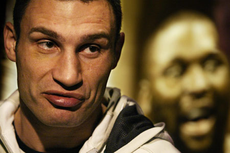 关于红蓝大战,豪门巨星争霸一触即发的信息 关于红蓝大战,豪门巨星争霸一触即发的信息