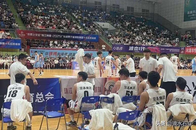 广东男篮全队高效发挥，横扫对手