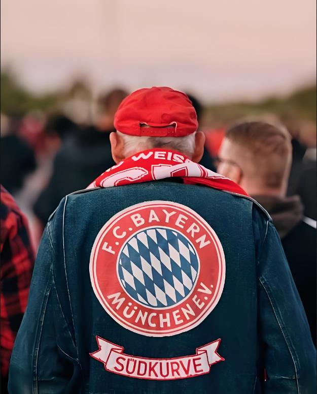 包含拜仁慕尼黑在德甲联赛中取得胜利，继续领先积分榜的词条