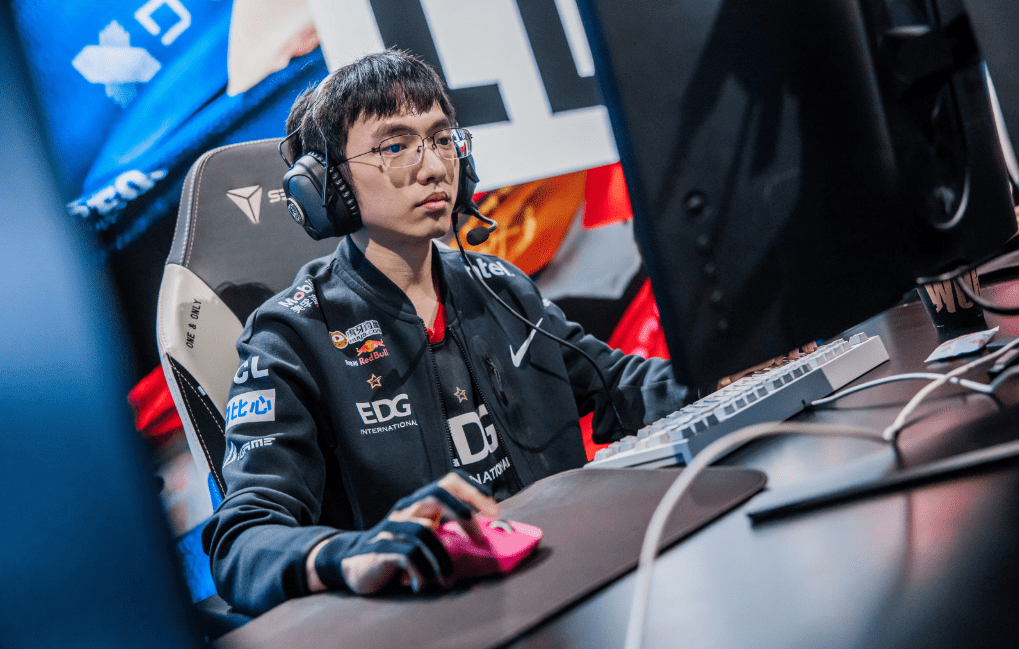 V5险胜BRO，Bin完成史诗逆转全球总决赛2:1（北京）