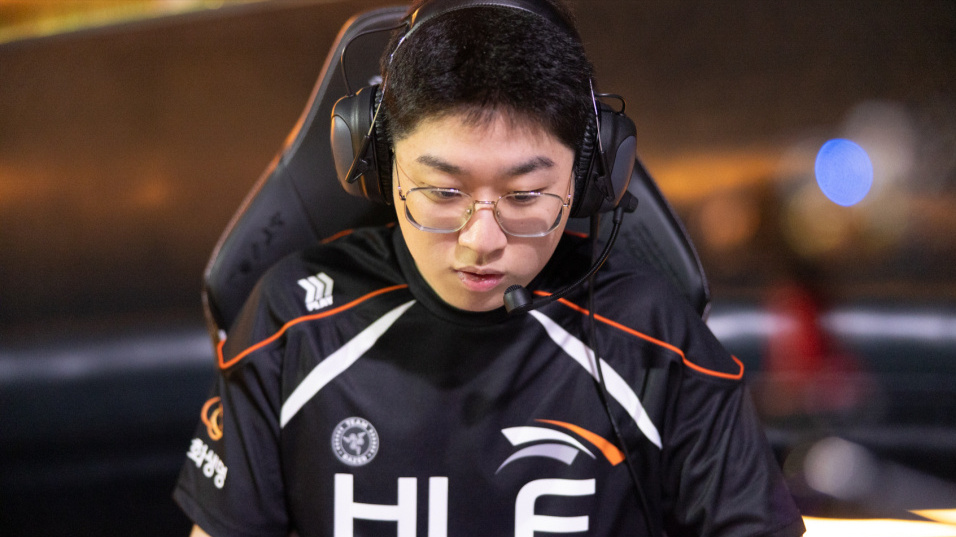 T1碾压V5，Zeus团战一打五淘汰赛3:0（柏林）