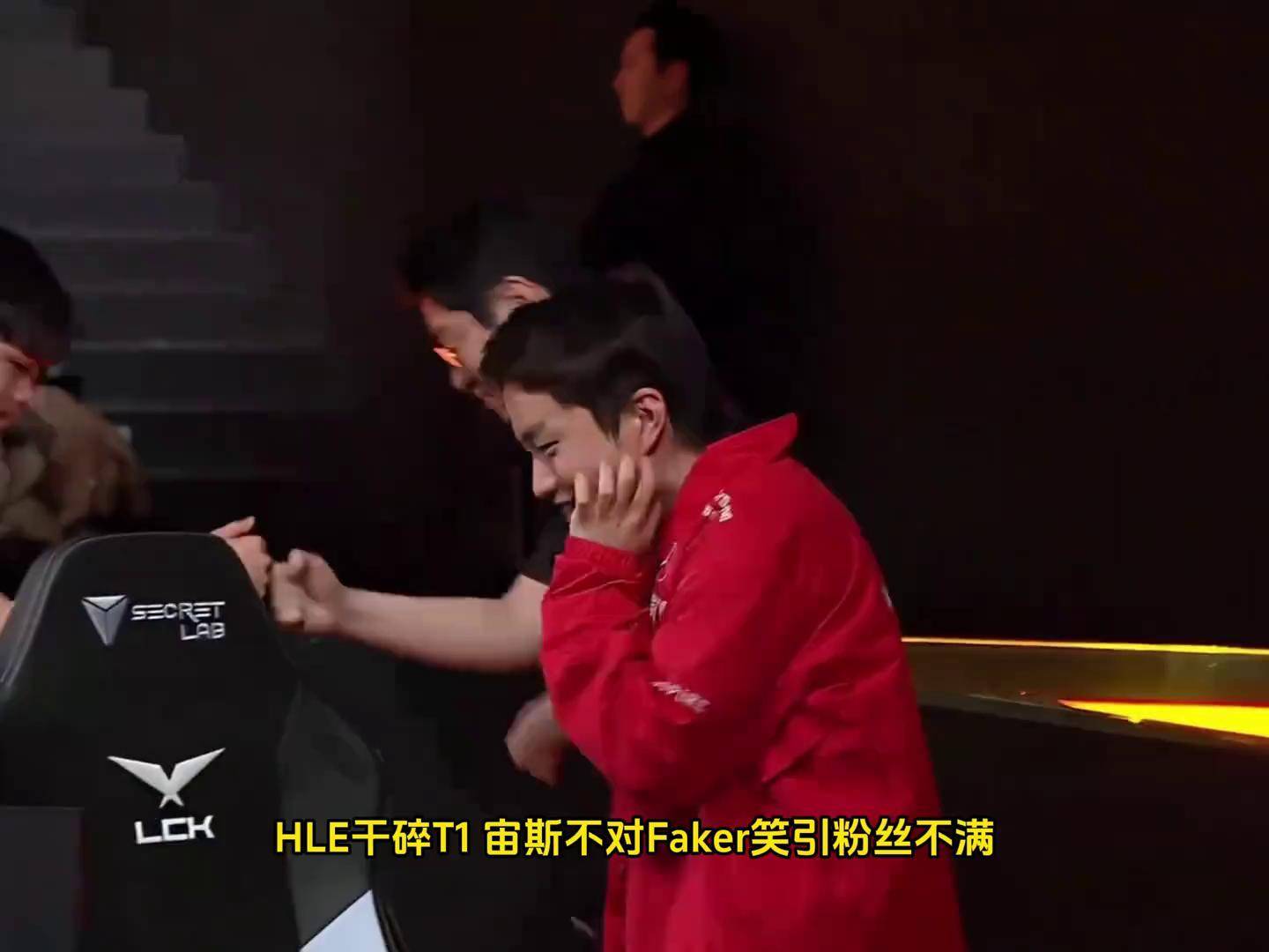 T1碾压V5，Zeus团战一打五淘汰赛3:0（柏林）