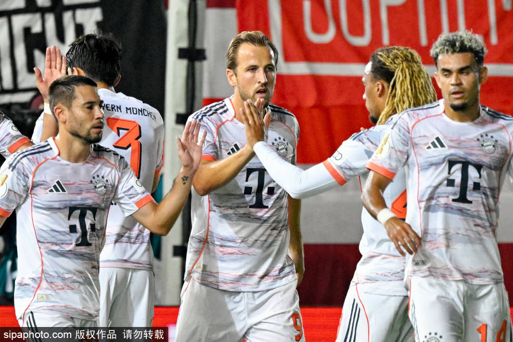 拜仁慕尼黑队在欧洲杯预选赛中大获全胜，实力无敌！