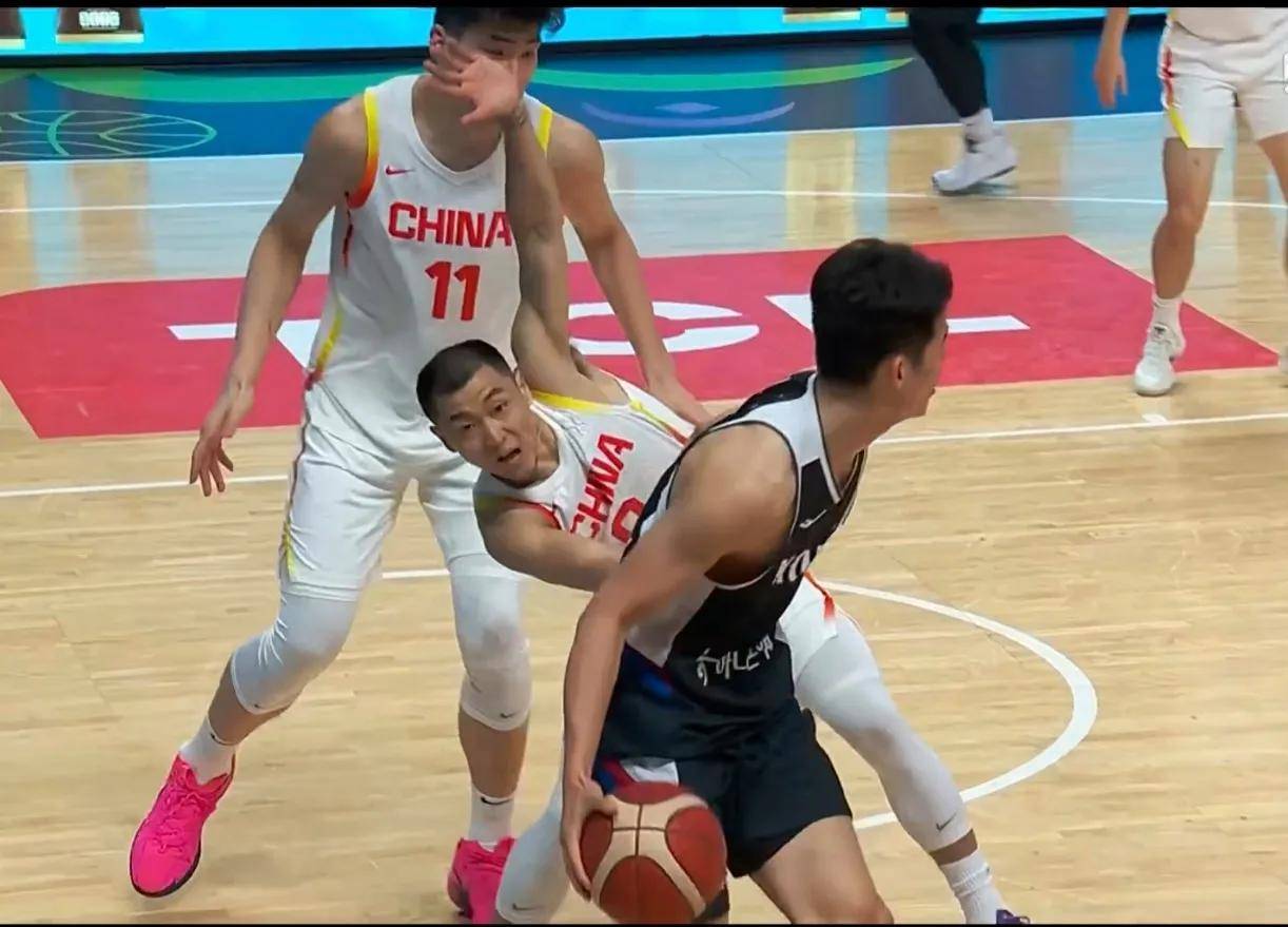 篮球亚洲杯精彩对决，球员们积极备战