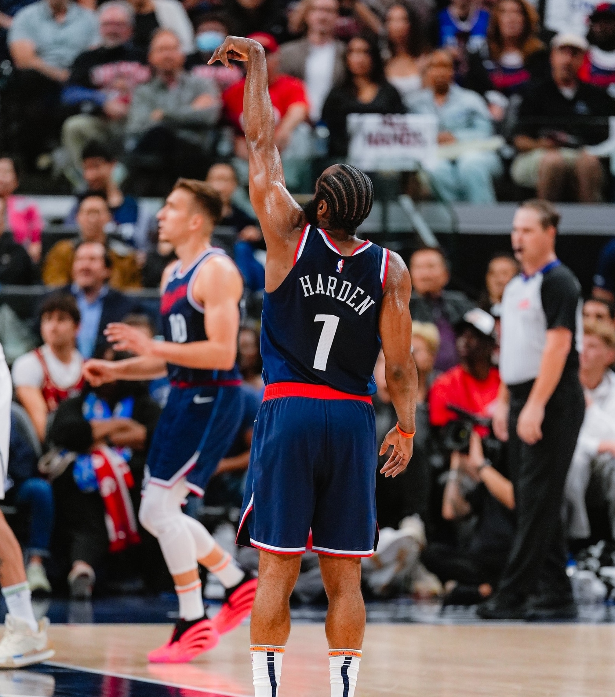 开拓者遭快船绝杀，遗憾失利的简单介绍