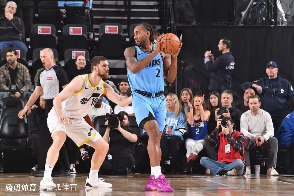 快船主场大胜爵士，继续领跑西部