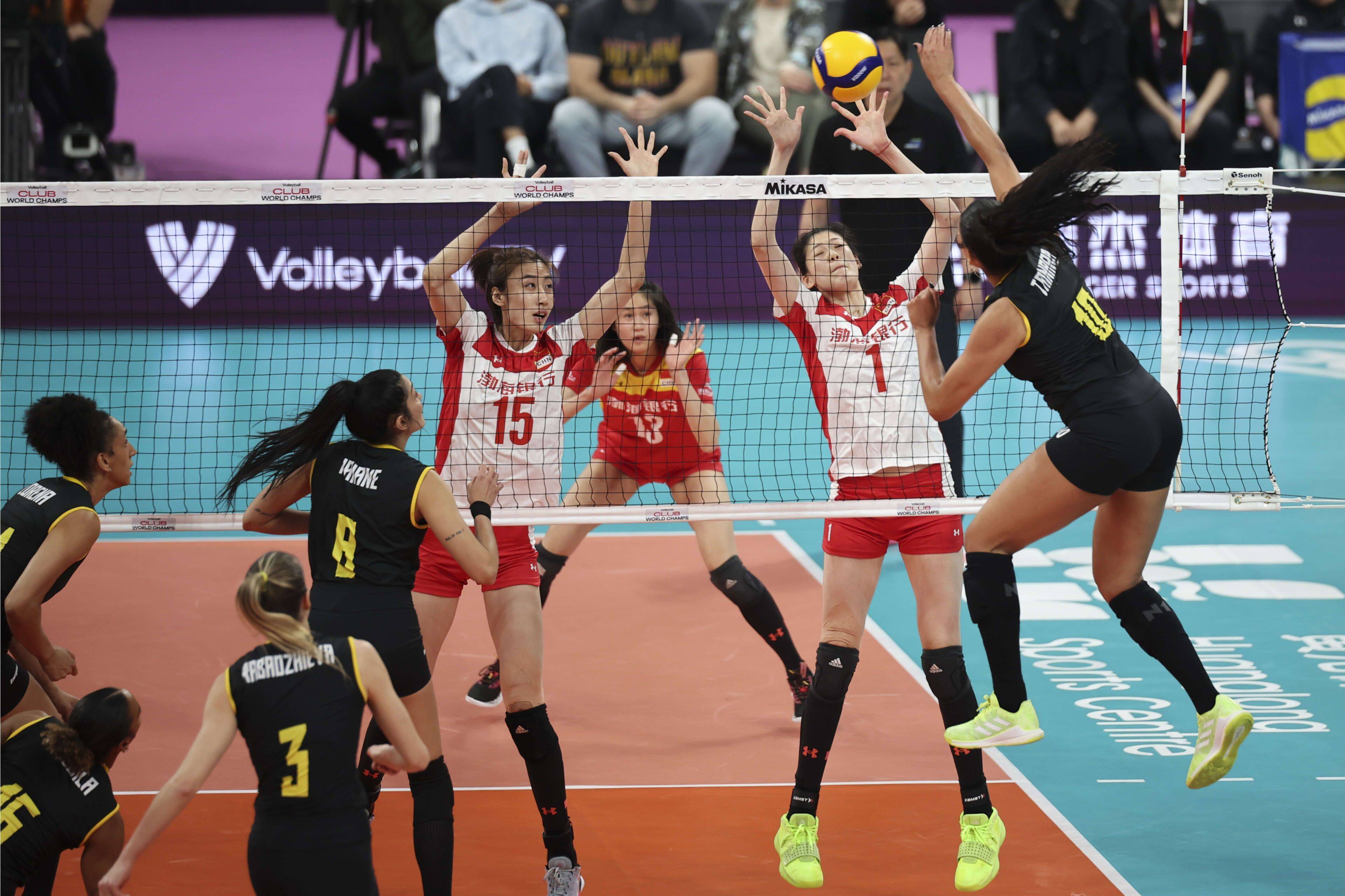 排球选手刷新世界纪录，震撼全场