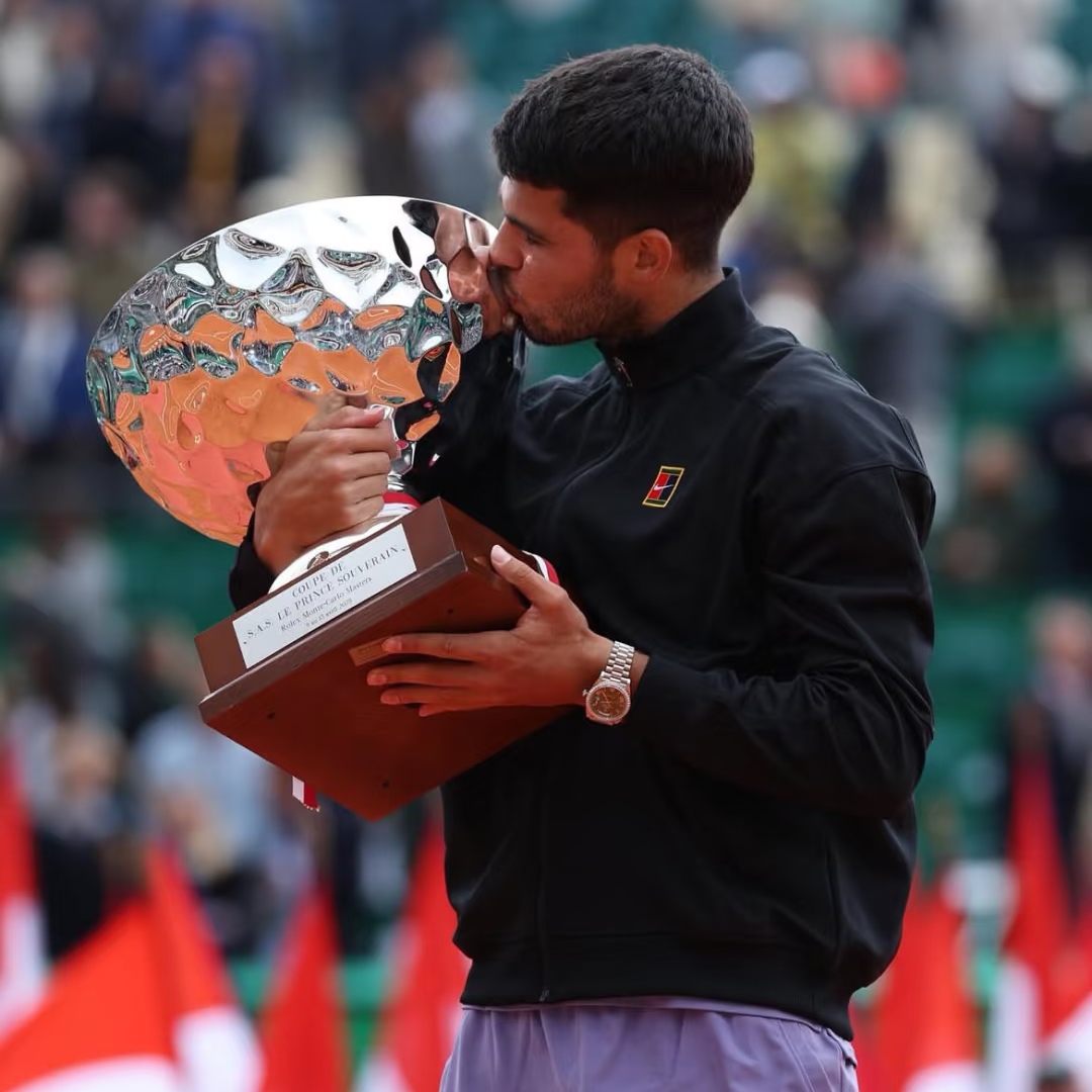 蒙特卡洛大师赛险胜拉沃尔杯，穆雷点燃赛场