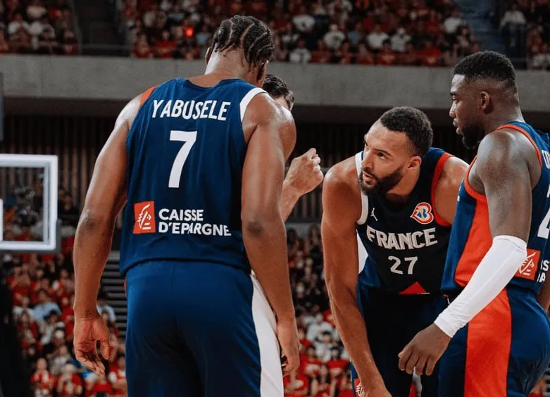 韩国队鏖战法国队，波尔统治全场