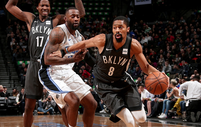 威廉姆斯鏖战红牛二队，拉塞尔点燃赛场