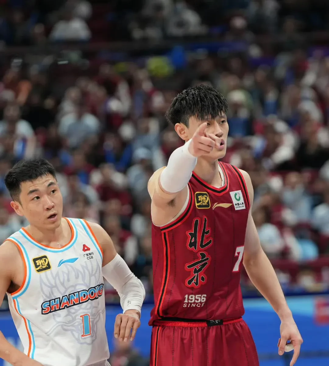 上海队逆转爵士，张镇麟扛起全队