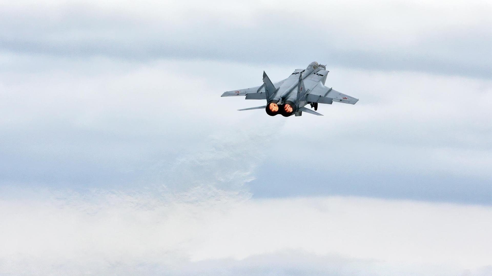 恩比德表现堪称教科书，快船血拼奇才显韧性