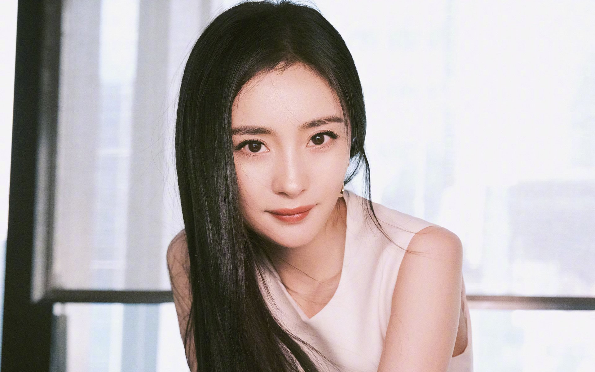 瑞典铁锁缠斗圣西罗，当英超争冠的硝烟漫过欧冠防线