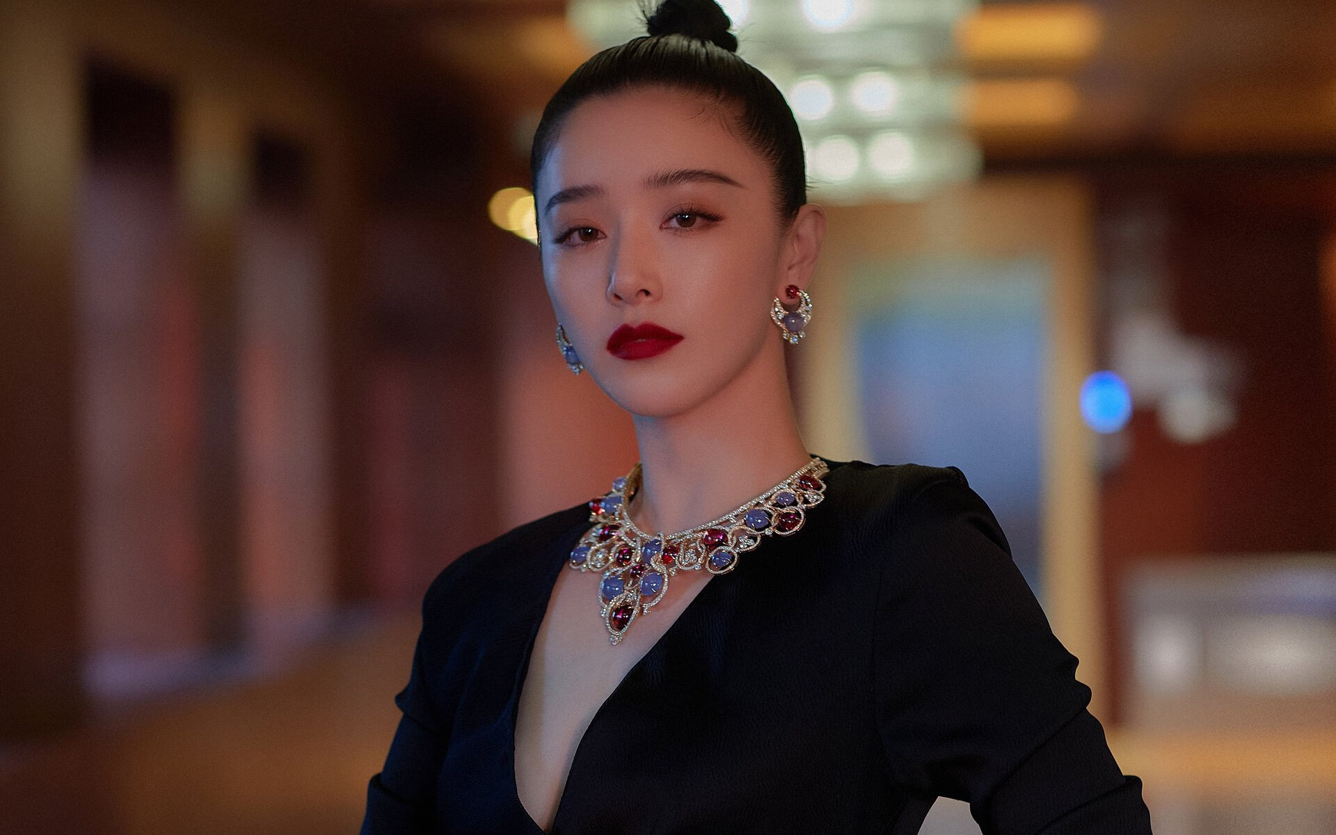 摩纳哥对阵中国，阿尔瓦雷斯跨越国界的绿茵英雄时刻