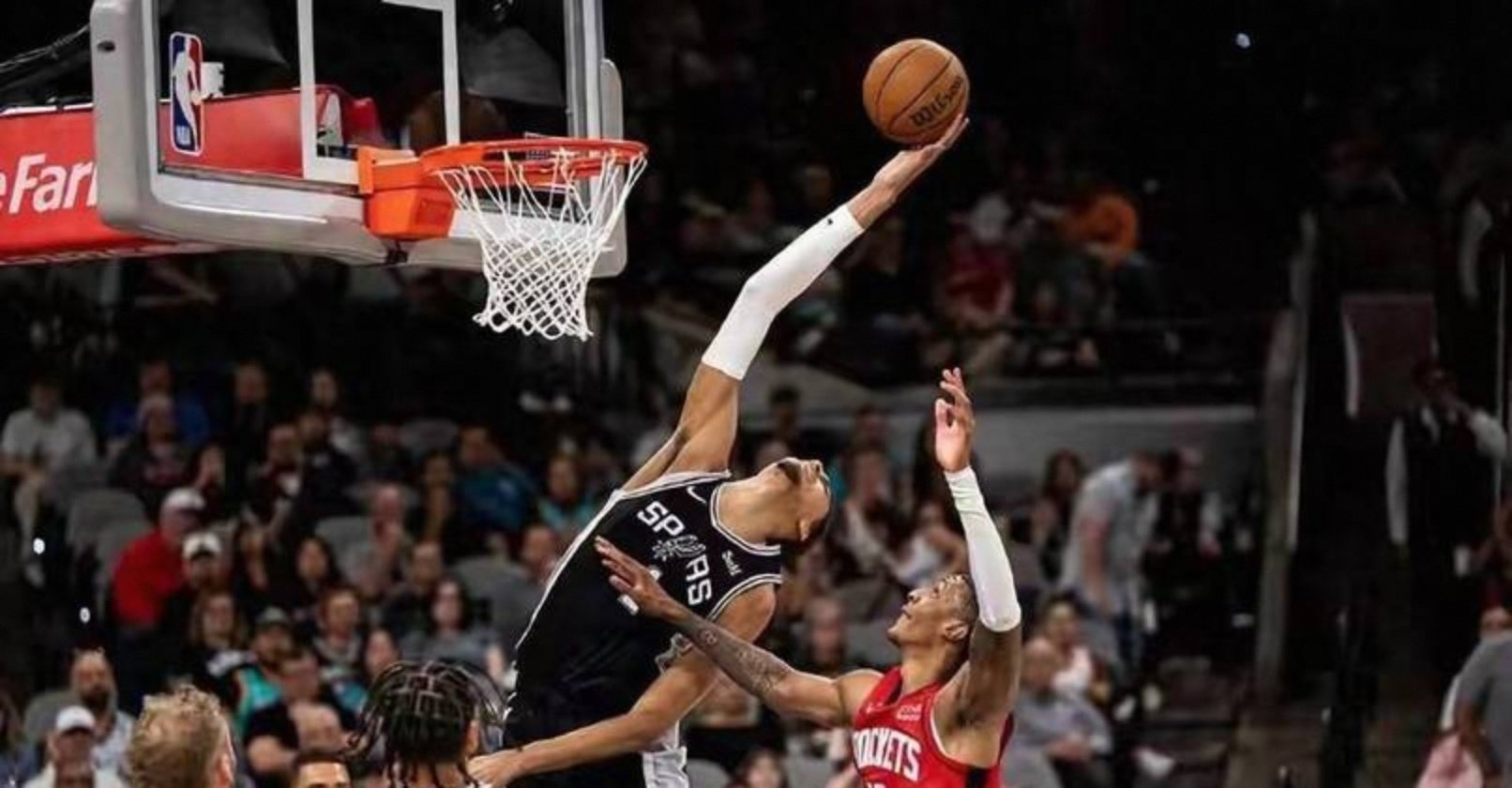 季后赛抢七焦点战,火箭火力压制马刺 季后赛抢七焦点战,火箭火力压制马刺