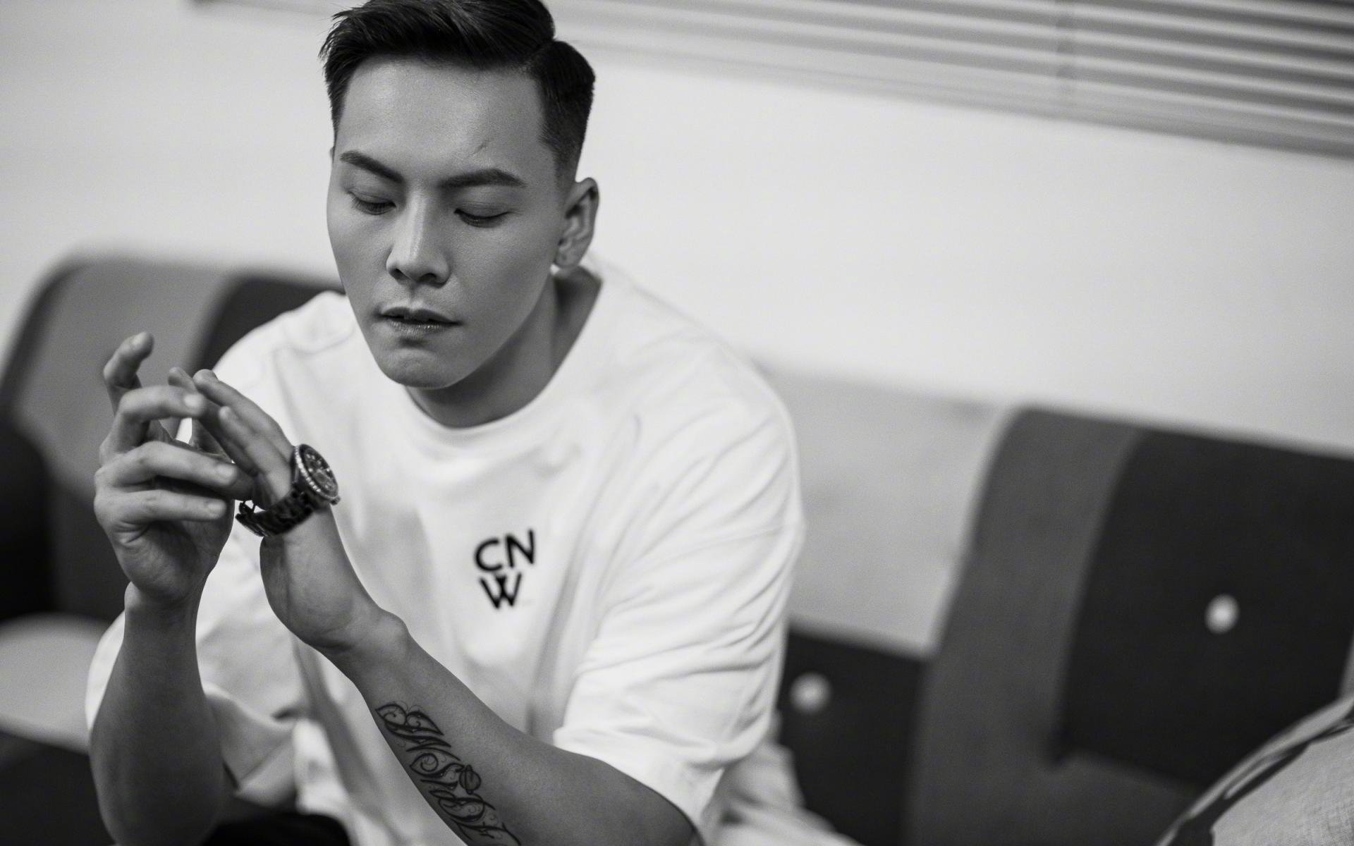 欧冠淘汰赛焦点战，篮网战术压制上海队，篮球智慧的对决