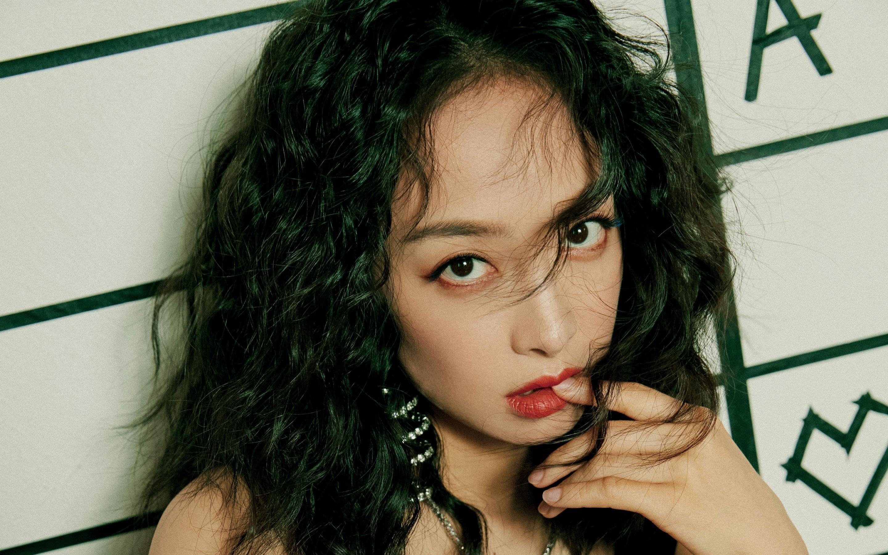 开云体育在线-欧文引爆攻防转换！费城窒息防守难阻爵士灵动快攻